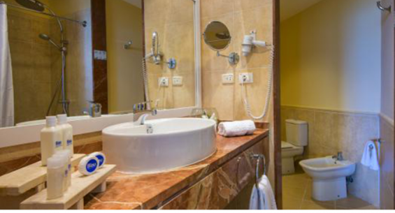 Hotel Ficha