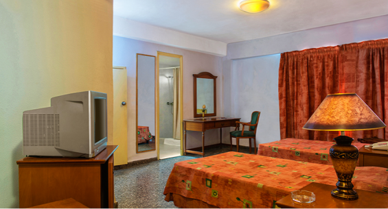 Hotel Ficha