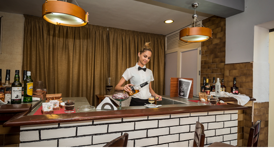 Hotel Ficha