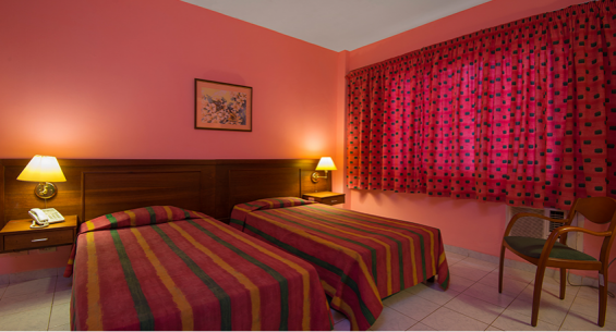 Hotel Ficha