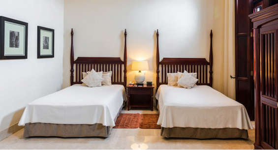 Hotel Ficha