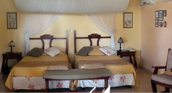 Hotel Ficha