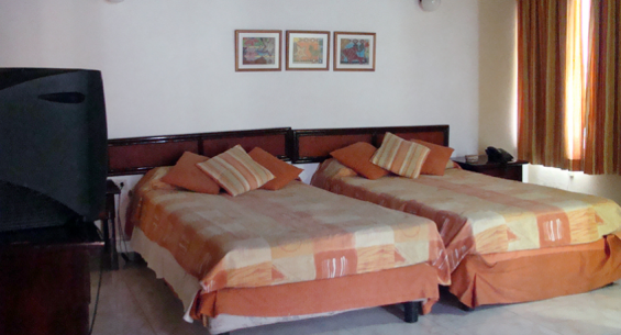 Hotel Ficha
