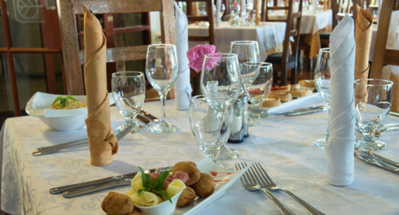 Hotel Ficha