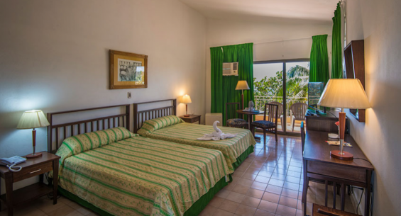 Hotel Ficha