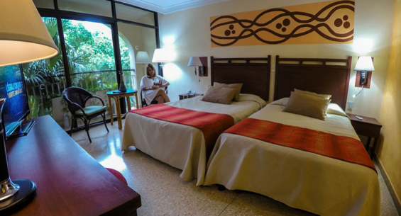 Hotel Ficha