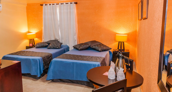 Hotel Ficha