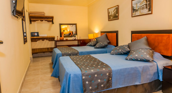 Hotel Ficha