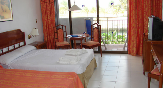 Hotel Ficha