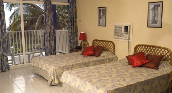 Hotel Ficha