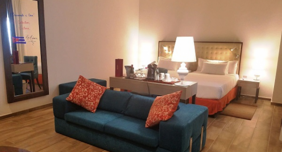 Hotel Ficha