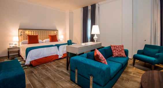 Hotel Ficha
