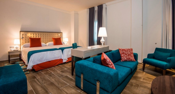 Hotel Ficha
