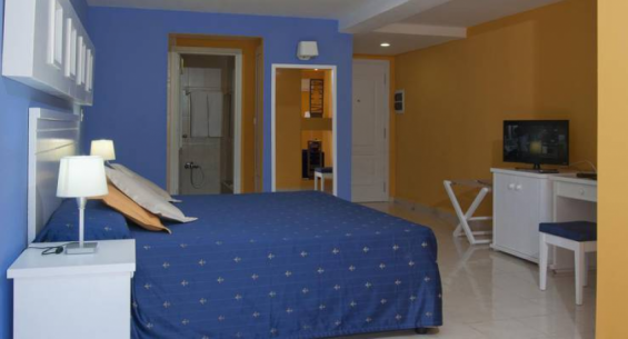 Hotel Ficha