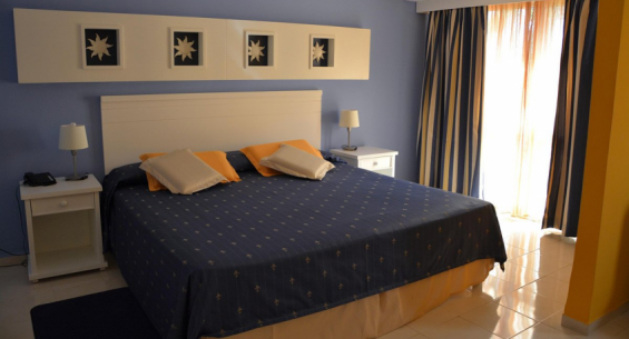 Hotel Ficha