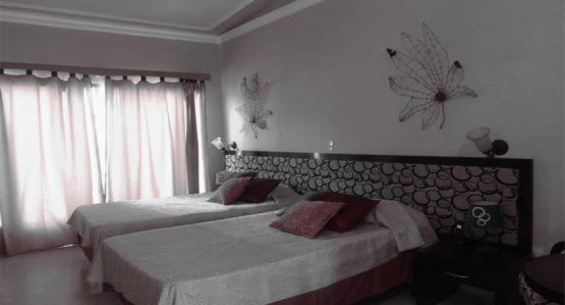Hotel Ficha