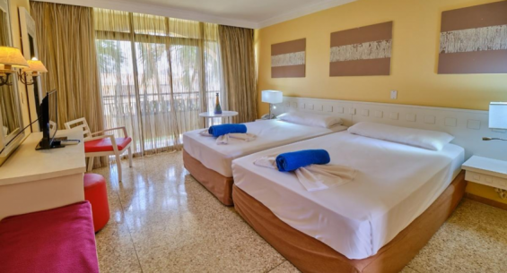 Hotel Ficha